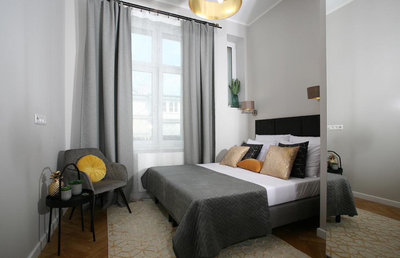 Gem Apartment By Castle คราคูฟ ภายนอก รูปภาพ