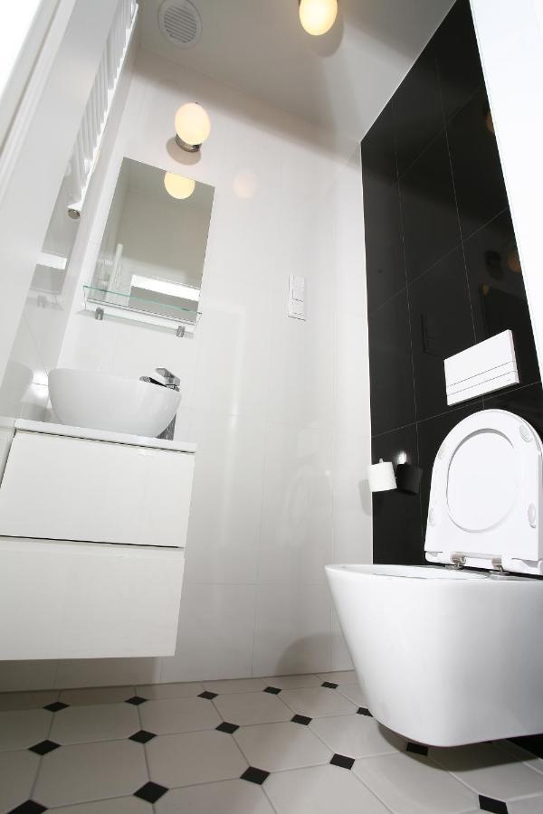 Gem Apartment By Castle คราคูฟ ภายนอก รูปภาพ