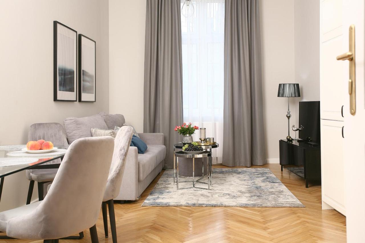 Gem Apartment By Castle คราคูฟ ภายนอก รูปภาพ